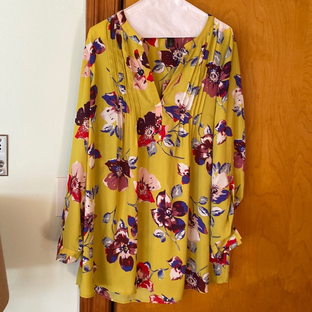 A PEA IN THE POD Floral Maternity Top